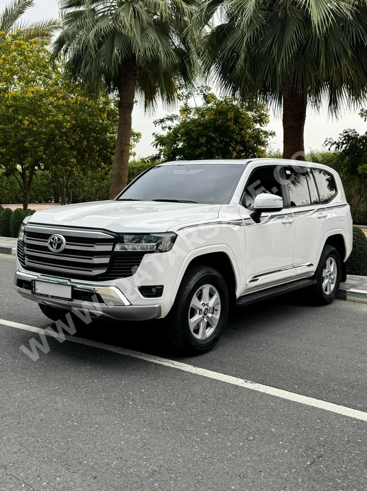 Toyota  Land Cruiser  GXR Twin Turbo  2024  Automatic  58,000 Km  6 Cylinder  Four Wheel Drive (4WD)  SUV  White  With Warranty