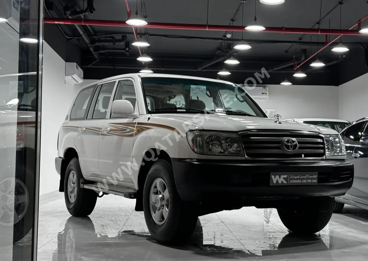Toyota Land Cruiser GXR 2007 Automatic 323,000 Km 6 Cylinder Four Wheel Drive (4WD) SUV White