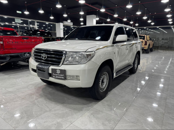 Toyota  Land Cruiser  G  2010  Automatic  487,000 Km  6 Cylinder  Four Wheel Drive (4WD)  SUV  White