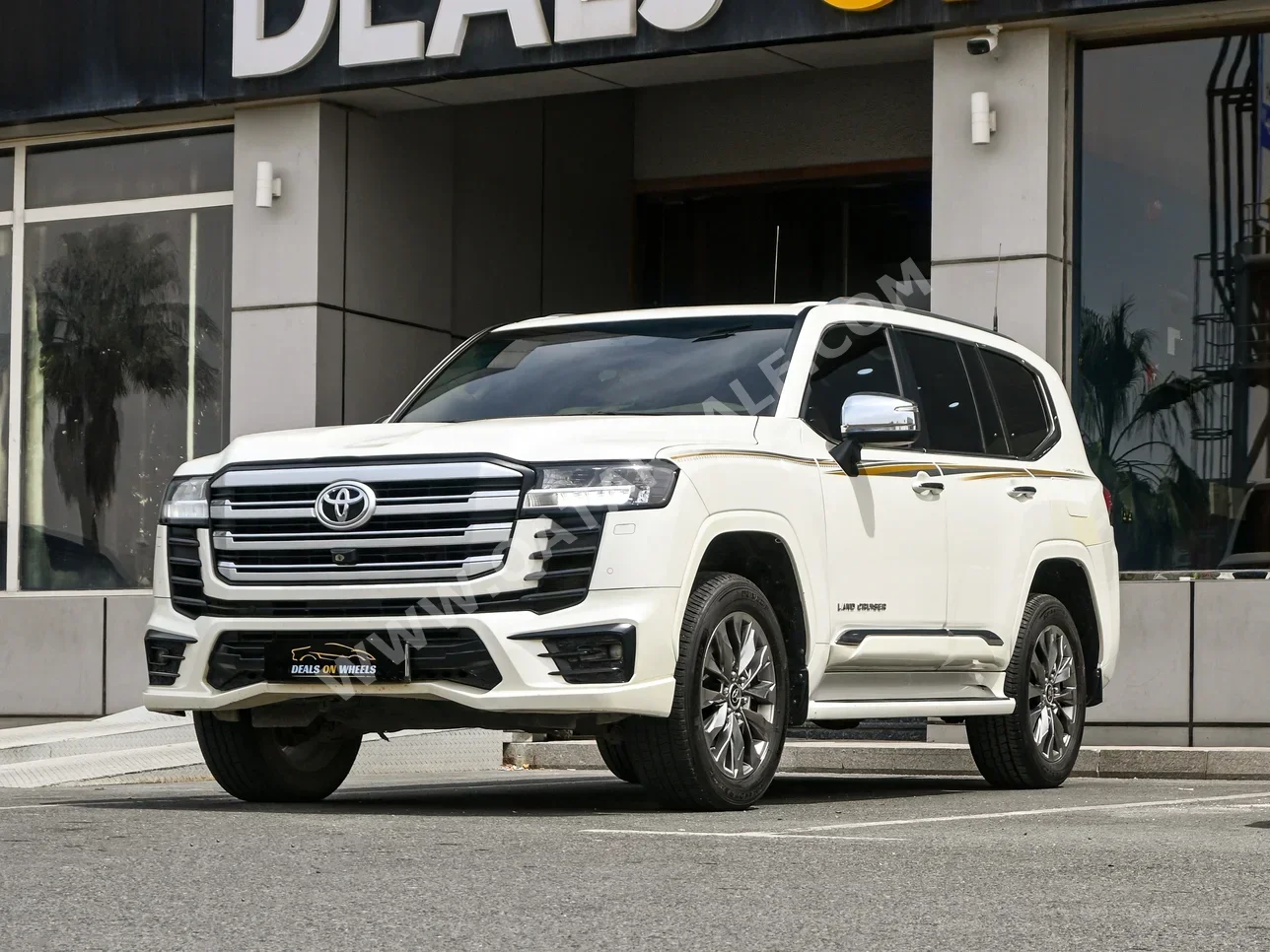 Toyota  Land Cruiser  GXR Twin Turbo  2023  Automatic  169,000 Km  6 Cylinder  Four Wheel Drive (4WD)  SUV  White