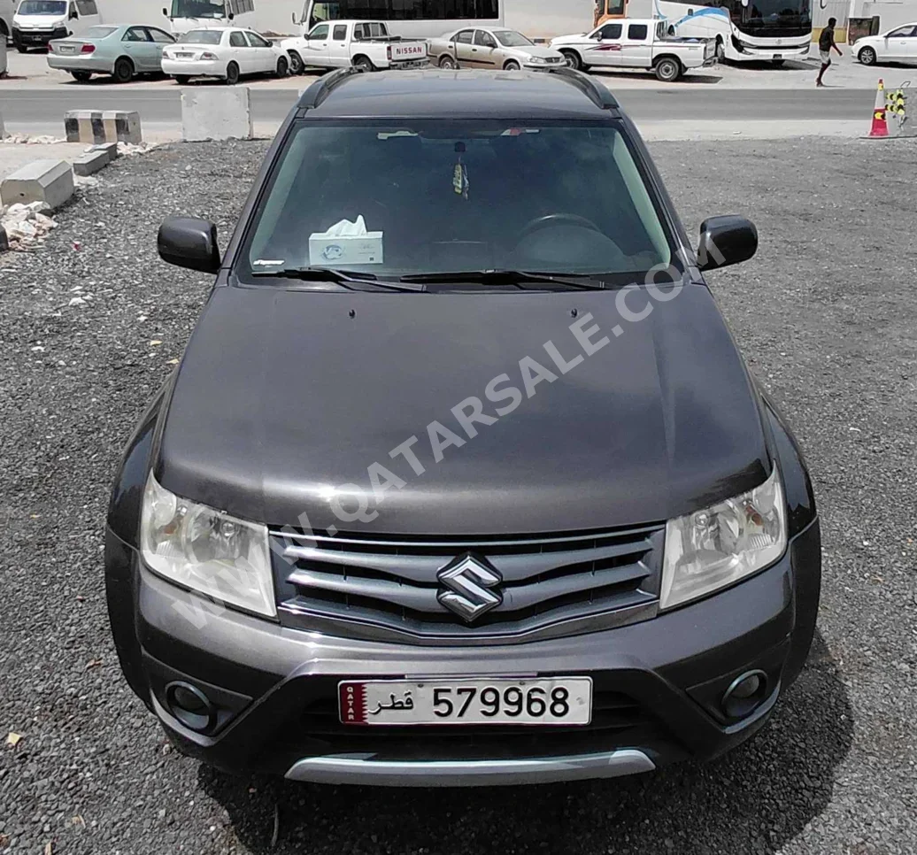 سوزوكي  غراند فيتارا  2014  اوتوماتيك  179,599 كم  4 سلندر  دفع رباعي  اس يو في  رمادي