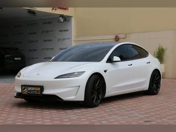 Tesla  Model 3  Performance  2025  Automatic  35,000 Km  0 Cylinder  All Wheel Drive (AWD)  Sedan  White  With Warranty