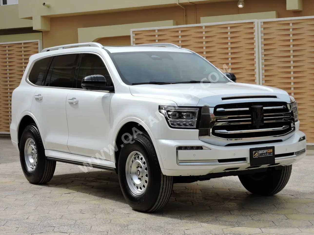 جي دبليو ام تانك 500 2025 اوتوماتيك 19,000 كم 6 سلندر دفع رباعي اس يو في أبيض تحت الضمان