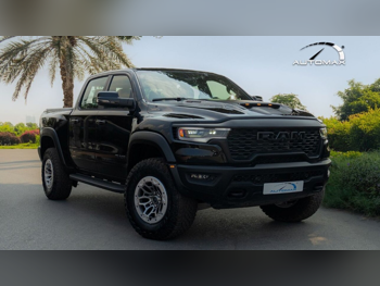 دودج  رام  1500 ار اتش او  2026  اوتوماتيك  0 كم  6 سلندر  دفع رباعي  بيكب  أسود  تحت الضمان