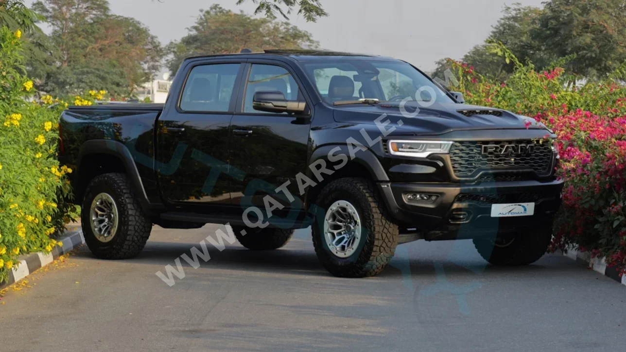 دودج  رام  1500 ار اتش او  2026  اوتوماتيك  0 كم  6 سلندر  دفع رباعي  بيكب  أسود  تحت الضمان