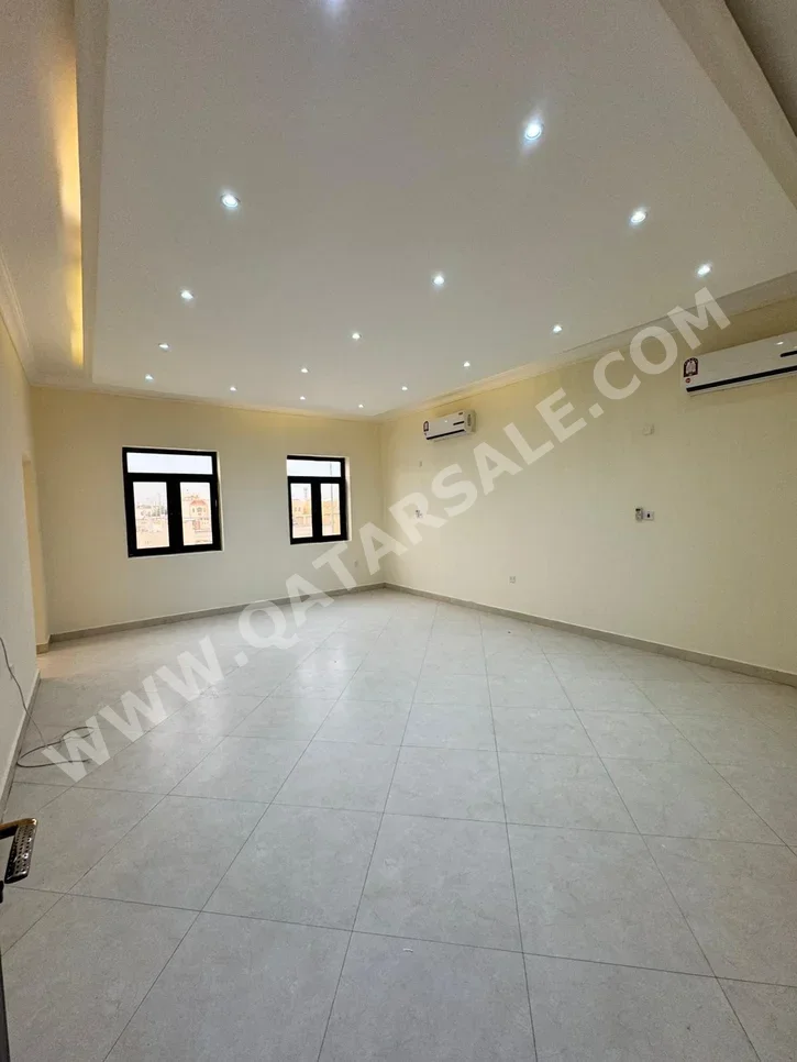 Family Residential - Not Furnished - Doha - Nuaija - 6 Bedrooms