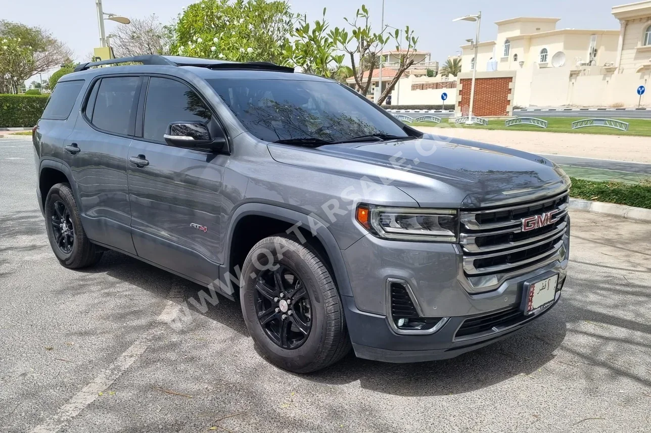 جي ام سي اكاديا اي تي 4 2022 اوتوماتيك 114,000 كم 6 سلندر دفع رباعي اس يو في رمادي