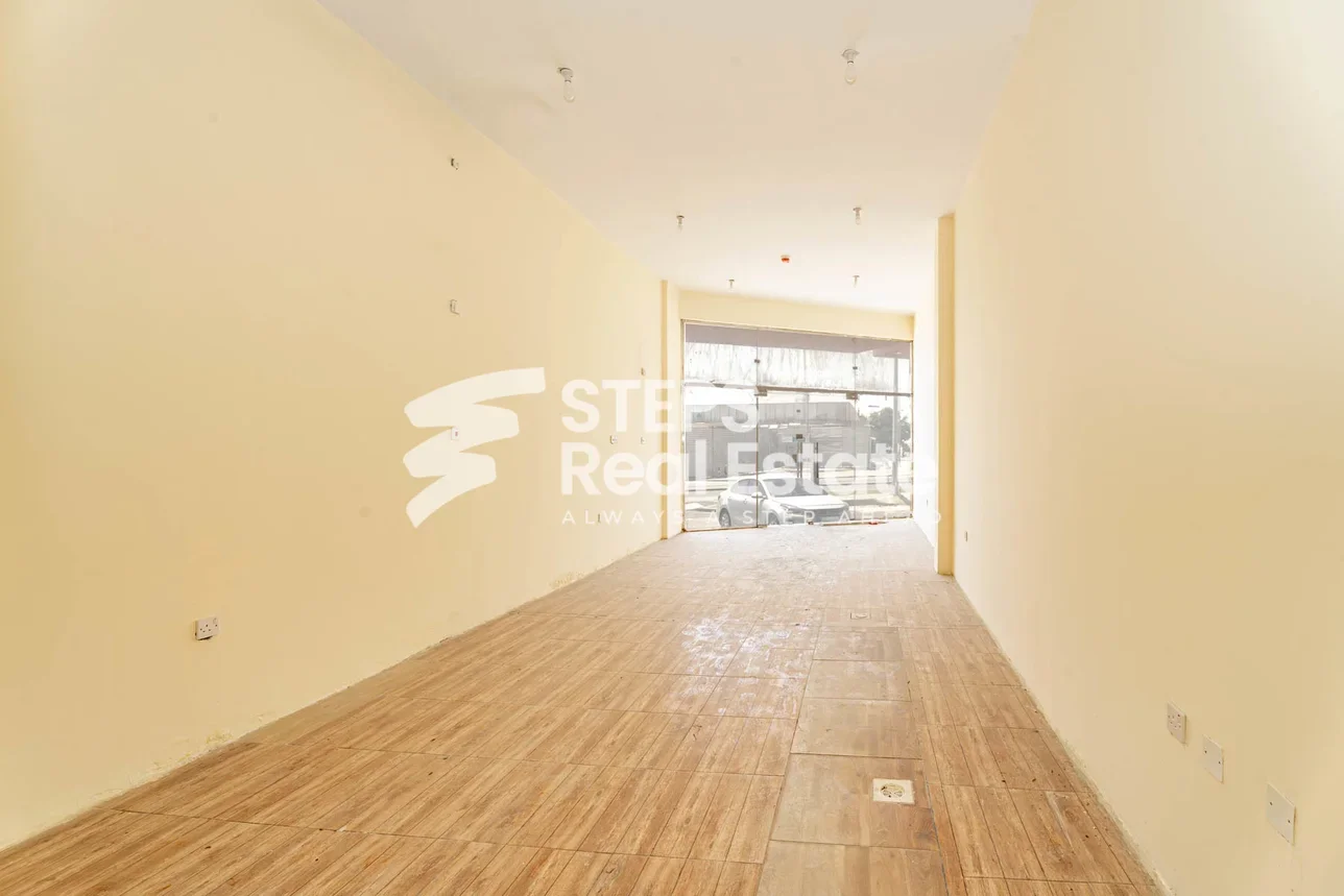Commercial Shops - Not Furnished  - Umm Salal  For Rent  - Bu Fesseela
