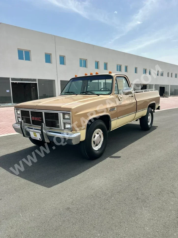 GMC  Sierra  1500  1986  Automatic  744,000 Km  8 Cylinder  Rear Wheel Drive (RWD)  Pick Up  Gold