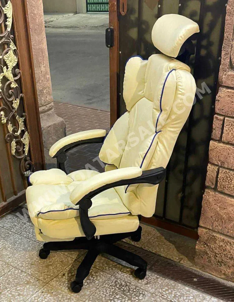 Desk Chairs - Manager Chair  - Gray