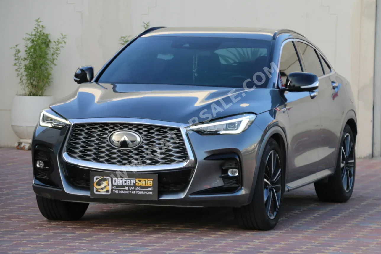 انفنيتي كيو اكس 55 2022 اوتوماتيك 37,000 كم 4 سلندر دفع رباعي اس يو في رمادي