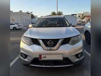 نيسان  إكس - ترايل  اس في  2015  اوتوماتيك  115,000 كم  4 سلندر  دفع رباعي  اس يو في  فضي  تحت الضمان