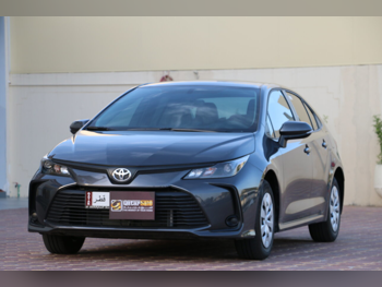 تويوتا  كورولا  2026  اوتوماتيك  800 كم  4 سلندر  سحب امامي  سيدان  رمادي  تحت الضمان