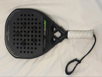 مضارب التنس / بادل أسود للكبار Bullpadel Vertex 05 Geo يشمل حقيبة المضرب للمتقدم