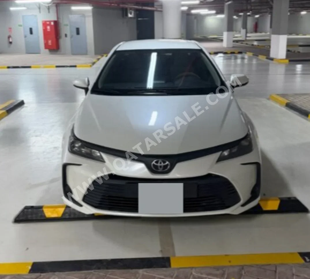 تويوتا  كورولا  2020  اوتوماتيك  89,500 كم  4 سلندر  سحب امامي  سيدان  أبيض