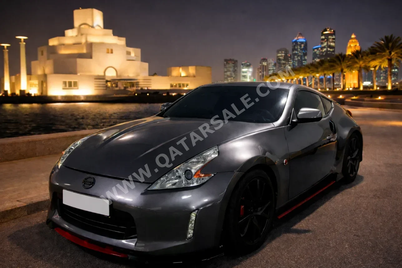 Nissan  Z  370  2014  Automatic  87,000 Km  6 Cylinder  Rear Wheel Drive (RWD)  Coupe / Sport  Gray
