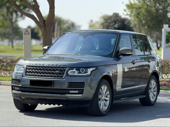Land Rover  Range Rover  Vogue  2016  Automatic  82,000 Km  8 Cylinder  Four Wheel Drive (4WD)  SUV  Gray