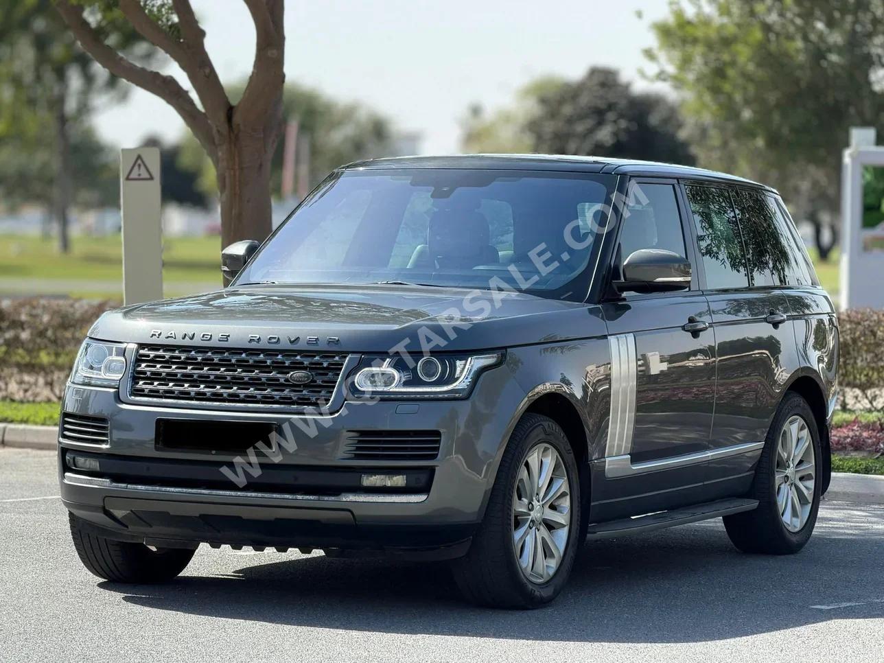 لاند روفر  رنج روفر  فوج  2016  اوتوماتيك  82,000 كم  8 سلندر  دفع رباعي  اس يو في  رمادي