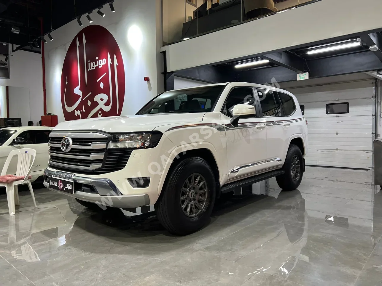تويوتا  لاند كروزر  جي اكس ار توين توربو  2023  اوتوماتيك  74,000 كم  6 سلندر  دفع رباعي  اس يو في  أبيض  تحت الضمان