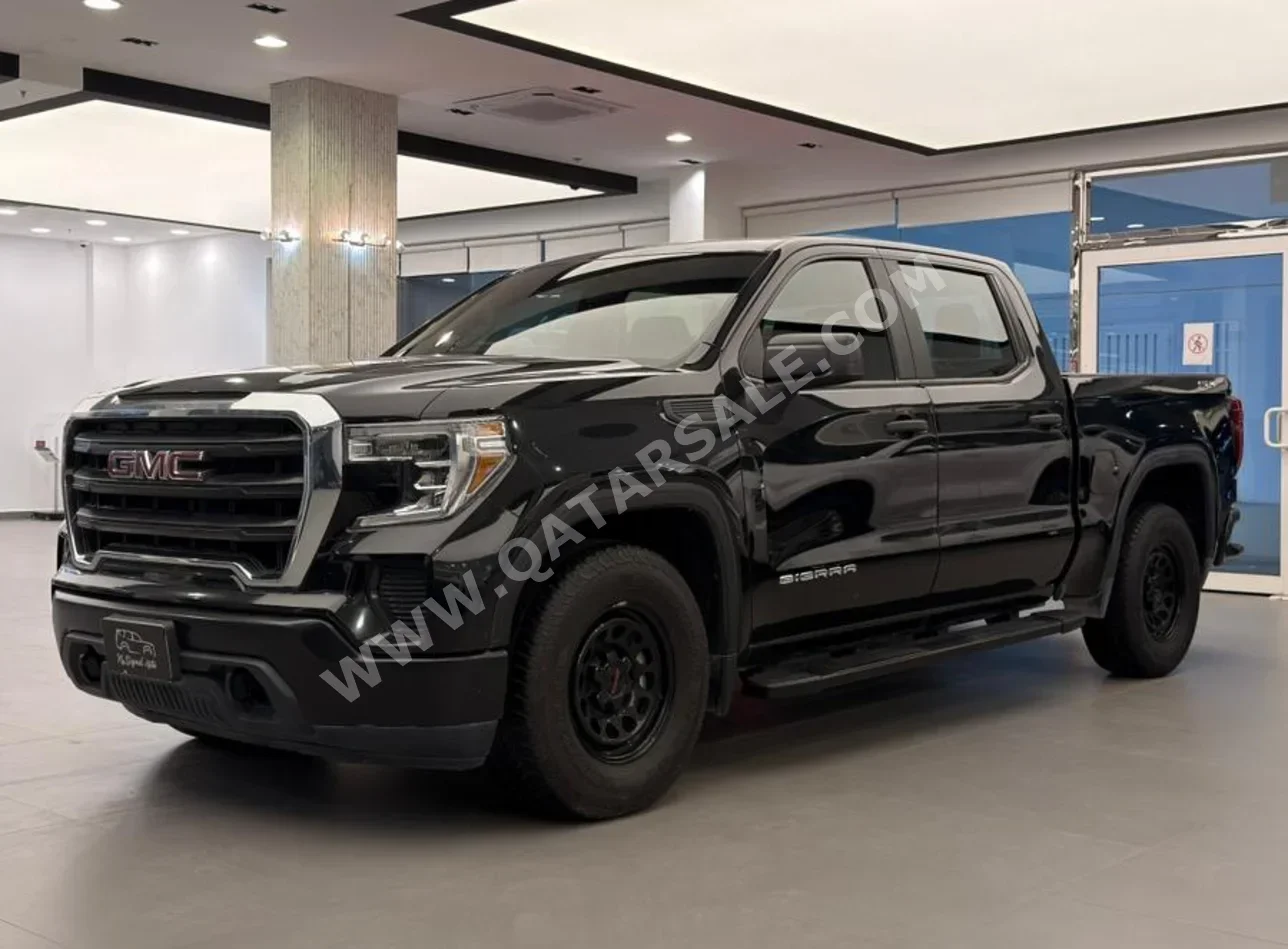 GMC  Sierra  2019  Automatic  129,000 Km  6 Cylinder  Four Wheel Drive (4WD)  Pick Up  Black