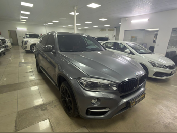 بي ام دبليو  الفئة - اكس  اكس 6  2017  اوتوماتيك  160,000 كم  6 سلندر  دفع رباعي  اس يو في  رمادي