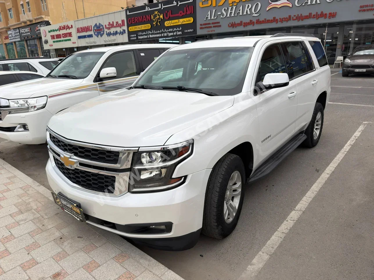 Chevrolet  Tahoe  2016  Automatic  220,000 Km  8 Cylinder  Four Wheel Drive (4WD)  SUV  White