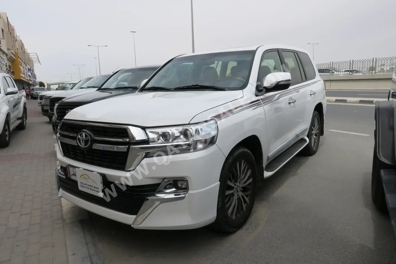 تويوتا لاند كروزر جي اكس ار 2011 اوتوماتيك 263,000 كم 8 سلندر دفع رباعي اس يو في أبيض