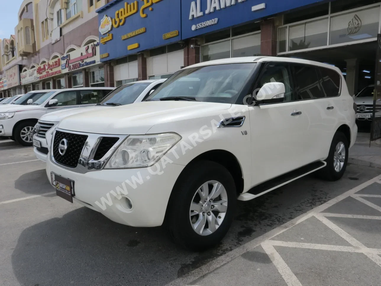 نيسان  باترول  اس اي  2012  اوتوماتيك  225,000 كم  8 سلندر  دفع رباعي  اس يو في  أبيض