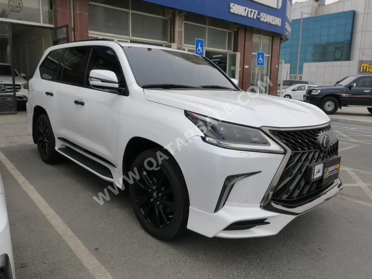 Lexus LX 570 S Black Edition 2019 Automatic 135,000 Km 8 Cylinder Four Wheel Drive (4WD) SUV White