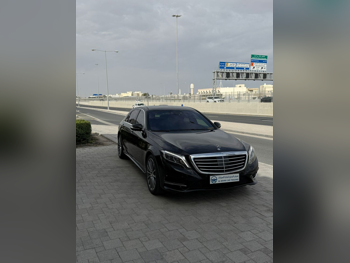 مرسيدس - بنز  اس - كلاس  500  2015  اوتوماتيك  148,000 كم  8 سلندر  دفع خلفي  سيدان  أسود