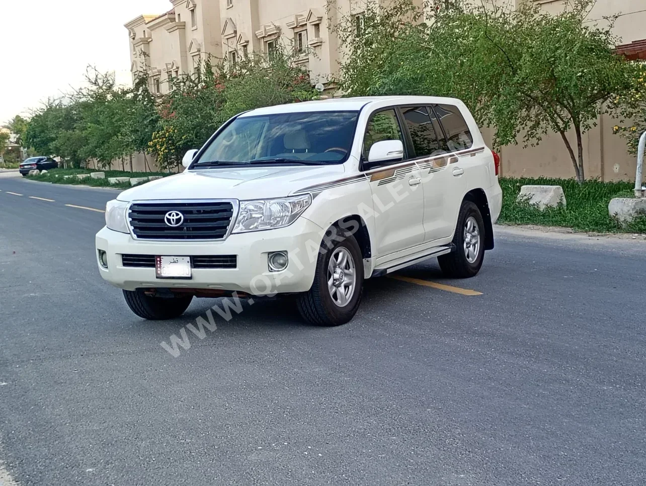 Toyota  Land Cruiser  GX  2015  Automatic  400,000 Km  6 Cylinder  Four Wheel Drive (4WD)  SUV  White
