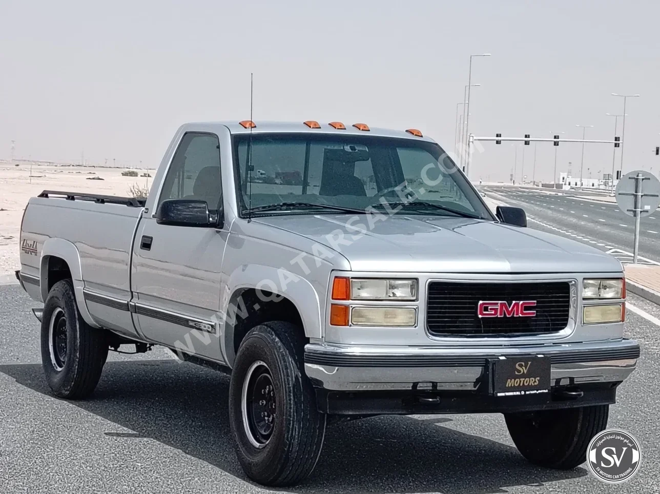 GMC  Sierra  SLE  1997  Manual  325,000 Km  8 Cylinder  Four Wheel Drive (4WD)  Pick Up  Silver