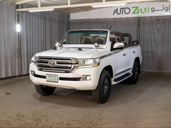 Toyota  Land Cruiser  VXR  2009  Automatic  256,000 Km  8 Cylinder  Four Wheel Drive (4WD)  Convertible  White