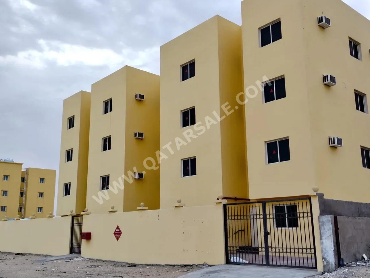 Service  - Not Furnished  - Al Rayyan  - Mukaynis  - 22 Bedrooms