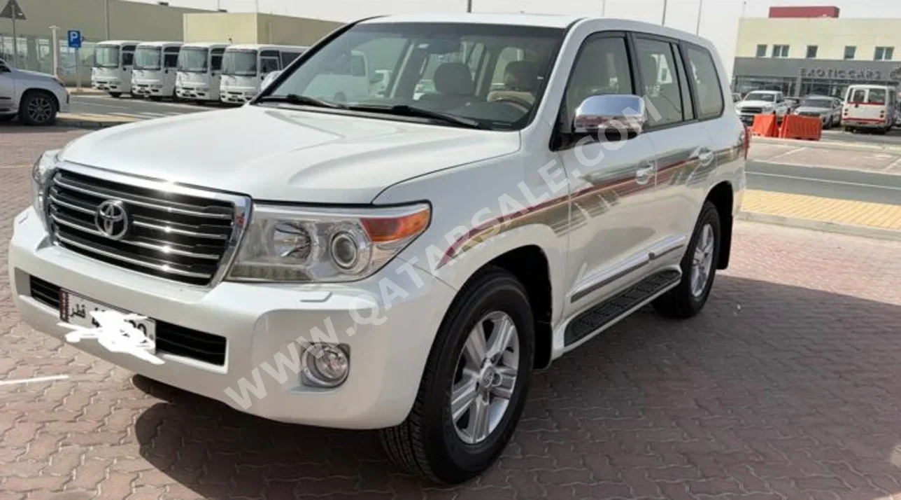 Toyota Land Cruiser GXR 2013 Automatic 340,000 Km 8 Cylinder Four Wheel Drive (4WD) SUV White