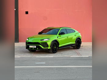 لمبرجيني  اوروس  2021  اوتوماتيك  94,000 كم  8 سلندر  دفع رباعي  اس يو في  أخضر  تحت الضمان