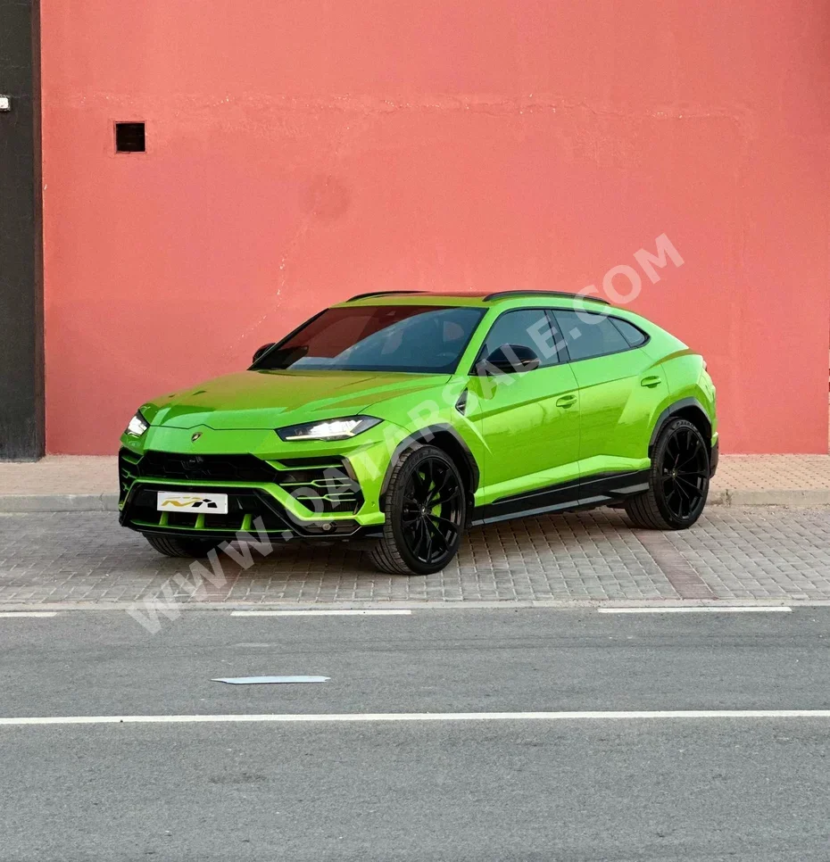 Lamborghini  Urus  2021  Automatic  94,000 Km  8 Cylinder  Four Wheel Drive (4WD)  SUV  Green  With Warranty