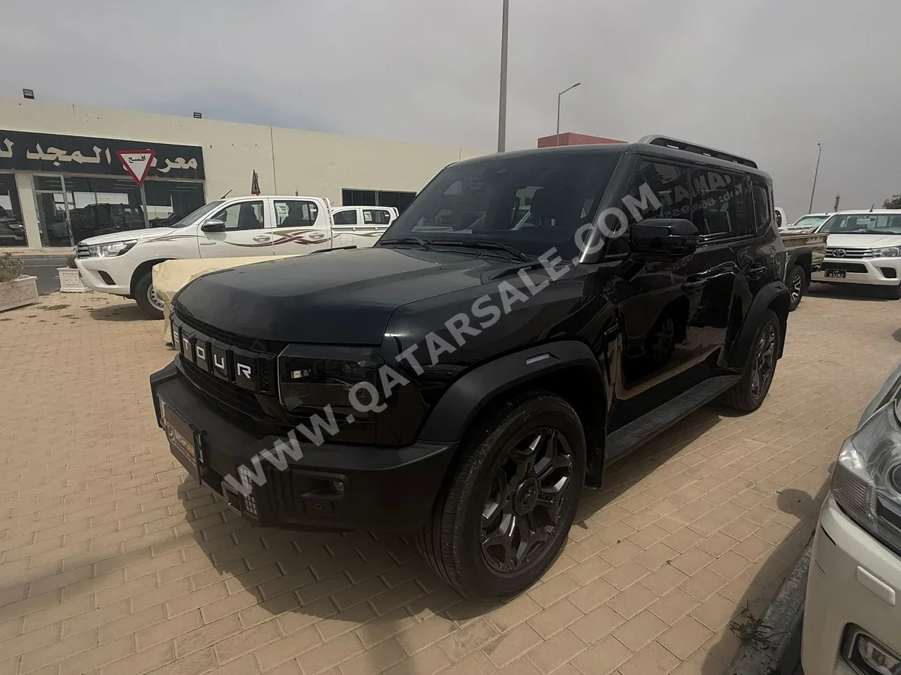 Jetour  T2  Luxury  2025  Automatic  16,000 Km  4 Cylinder  Four Wheel Drive (4WD)  SUV  Black  With Warranty