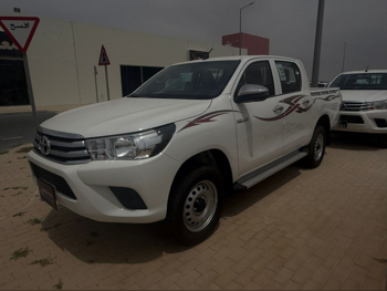 Toyota  Hilux  2026  Automatic  0 Km  4 Cylinder  Four Wheel Drive (4WD)  Pick Up  White  With Warranty