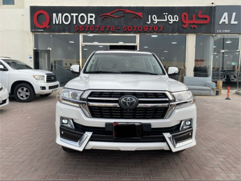 تويوتا  لاند كروزر  في اكس ار - غراند تورينغ اس  2021  اوتوماتيك  86,000 كم  8 سلندر  دفع رباعي  اس يو في  أبيض