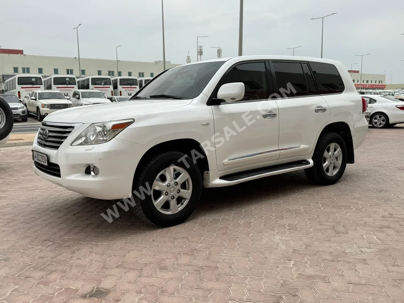Lexus  LX  570  2009  Automatic  395,000 Km  8 Cylinder  Four Wheel Drive (4WD)  SUV  White
