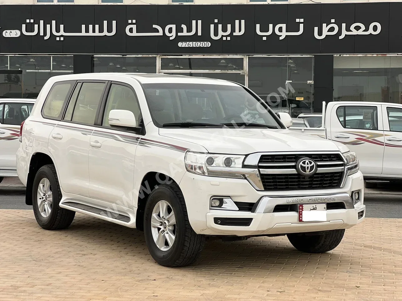 تويوتا  لاند كروزر  جي اكس ار  2016  اوتوماتيك  350,000 كم  6 سلندر  دفع رباعي  اس يو في  أبيض
