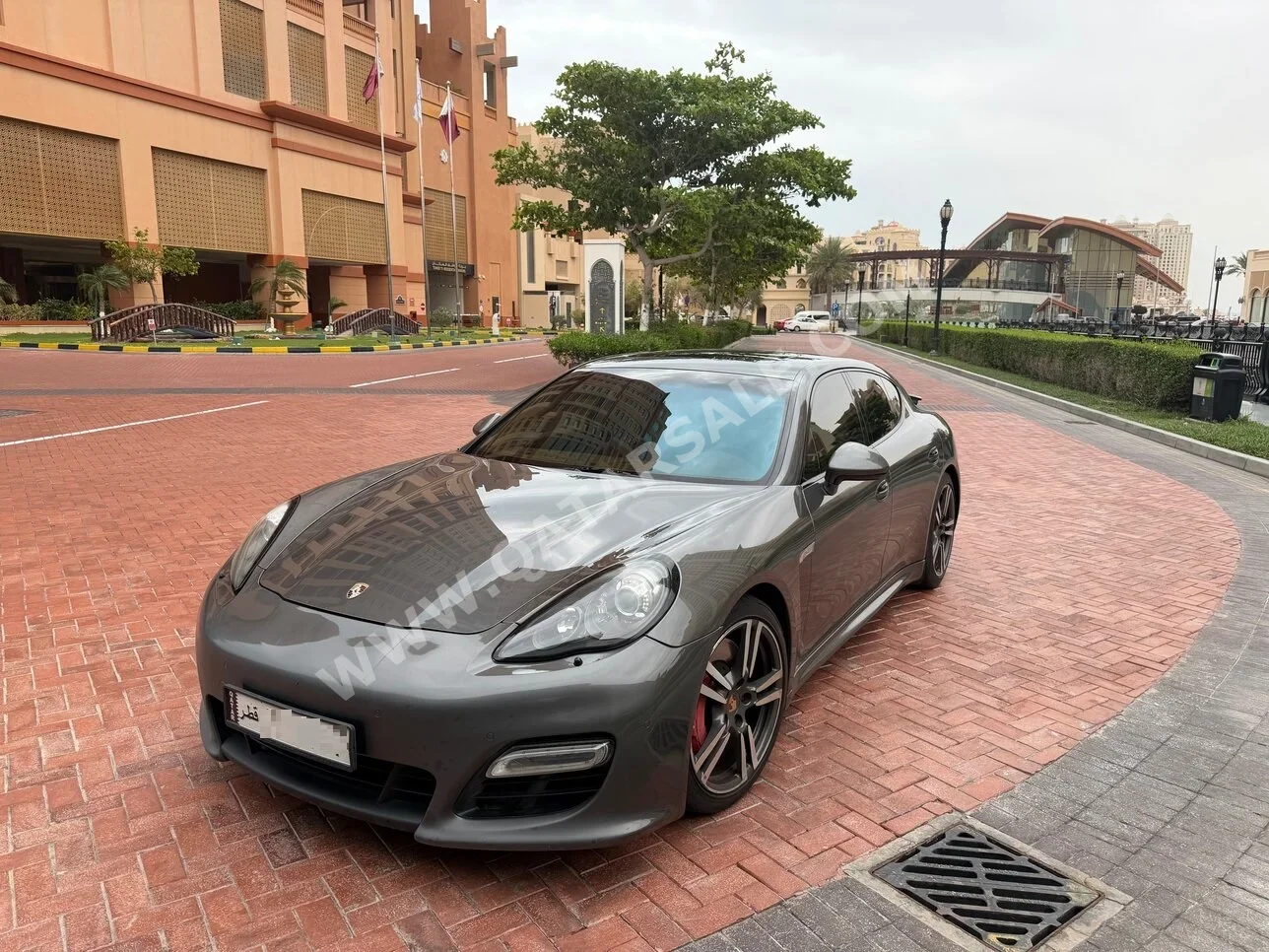 Porsche  Panamera  GTS  2013  Automatic  133,000 Km  8 Cylinder  Rear Wheel Drive (RWD)  Sedan  Dark Gray
