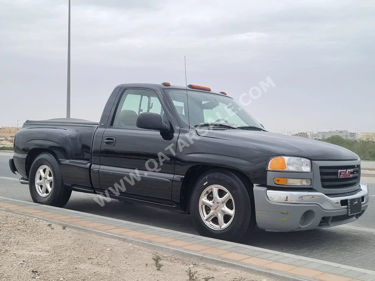 GMC Sierra 2006 Manual 11,000 Km 8 Cylinder Four Wheel Drive (4WD) Pick Up Black