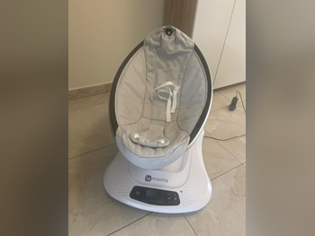 مقعد الطفل / الكراسي الهزازة والأراجيح