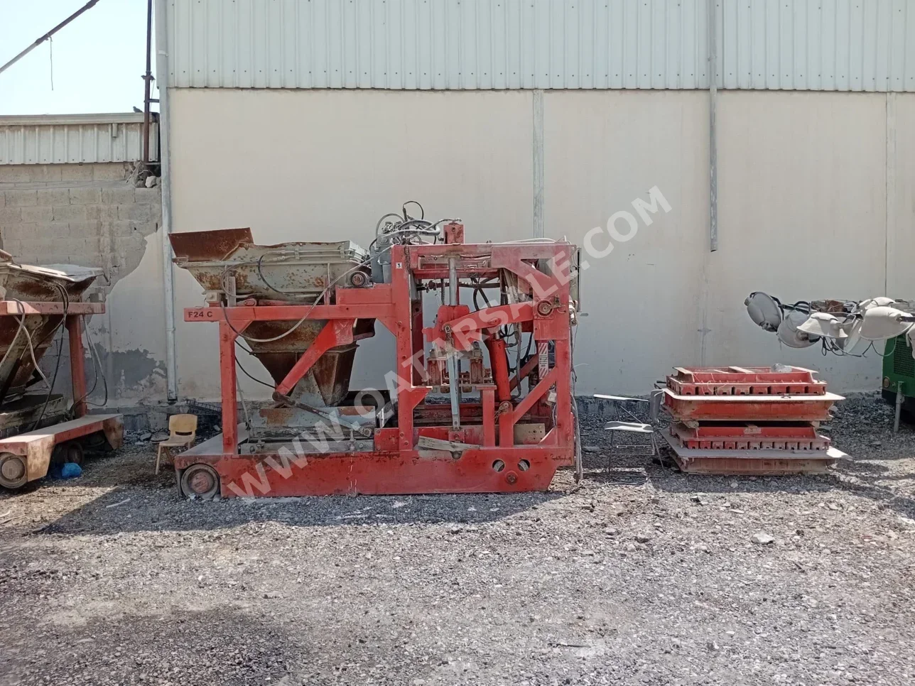 Concrete leveling machine