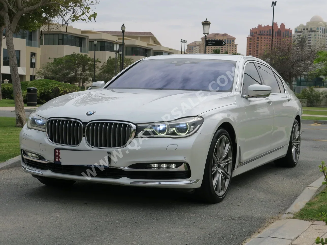 بي ام دبليو الفئة - السابعة 750 ال اي اندفجوال 2017 اوتوماتيك 65,000 كم 8 سلندر دفع رباعي سيدان أبيض