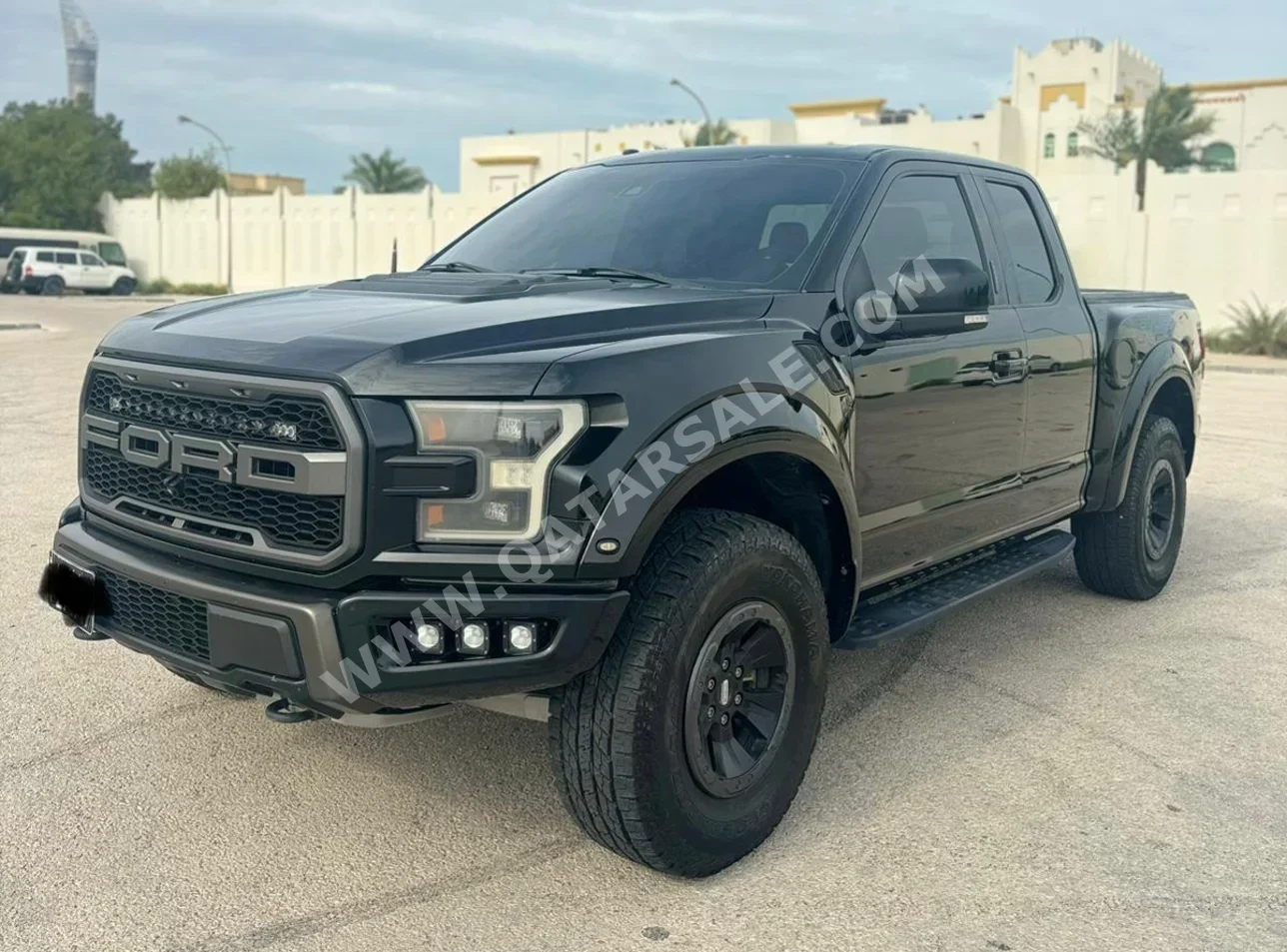Ford  Raptor  2017  Automatic  200,000 Km  6 Cylinder  Four Wheel Drive (4WD)  Pick Up  Black