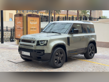لاند روفر ديفيندر 90 اتش اس اي 2021 اوتوماتيك 96,000 كم 6 سلندر دفع رباعي اس يو في أخضر عشبي تحت الضمان