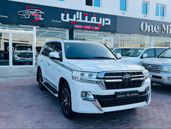 تويوتا  لاند كروزر  في اكس ار  2016  اوتوماتيك  376,000 كم  8 سلندر  دفع رباعي  اس يو في  أبيض